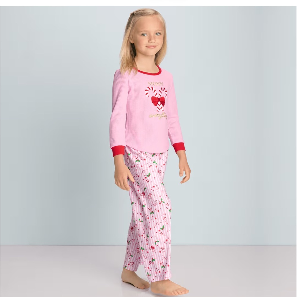 NWT AMERICAN GIRL MERRY EVERYTHING Pink Kids Pajamas with Heart Design SIZE 7/8